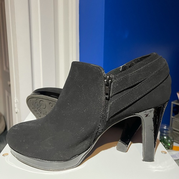 Black Boot Heels - Picture 2 of 3